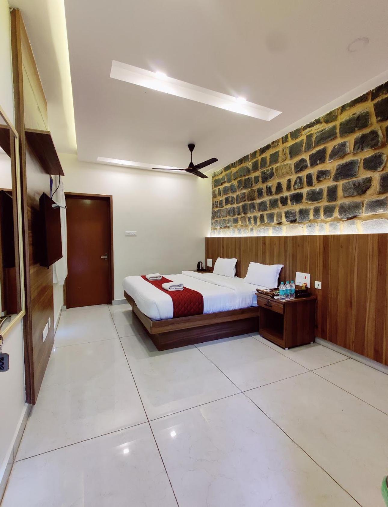 Hotel 100 Oaks Estate Yercaud Exterior foto